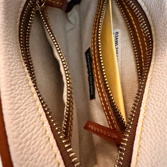 Dooney and Bourke 3.0 All Weather Leather Camera Bag - Picture 4 of 12